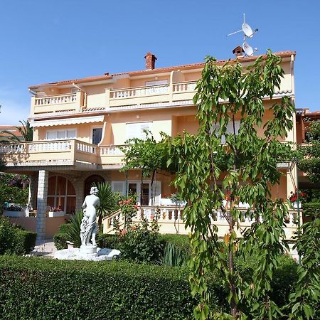 Guest House Sandra Rab Town Exteriér fotografie