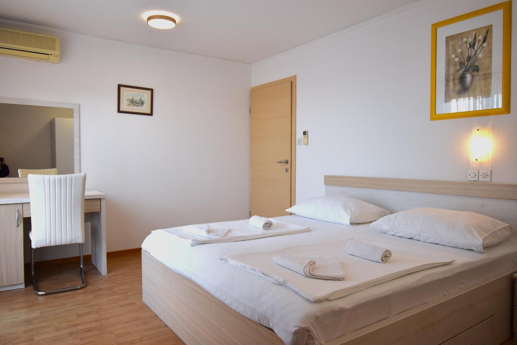 Guest House Sandra Rab Town Exteriér fotografie