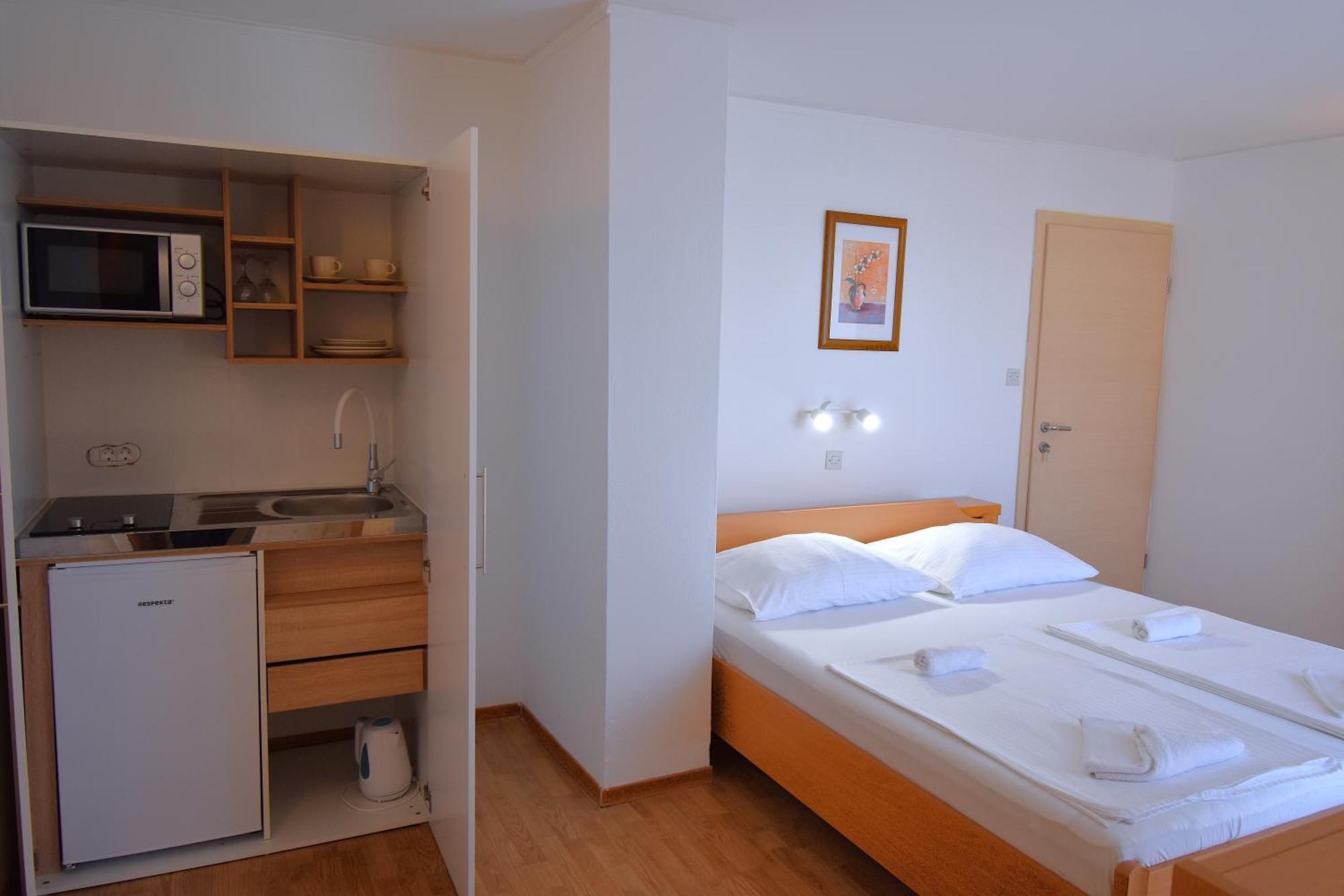 Guest House Sandra Rab Town Exteriér fotografie