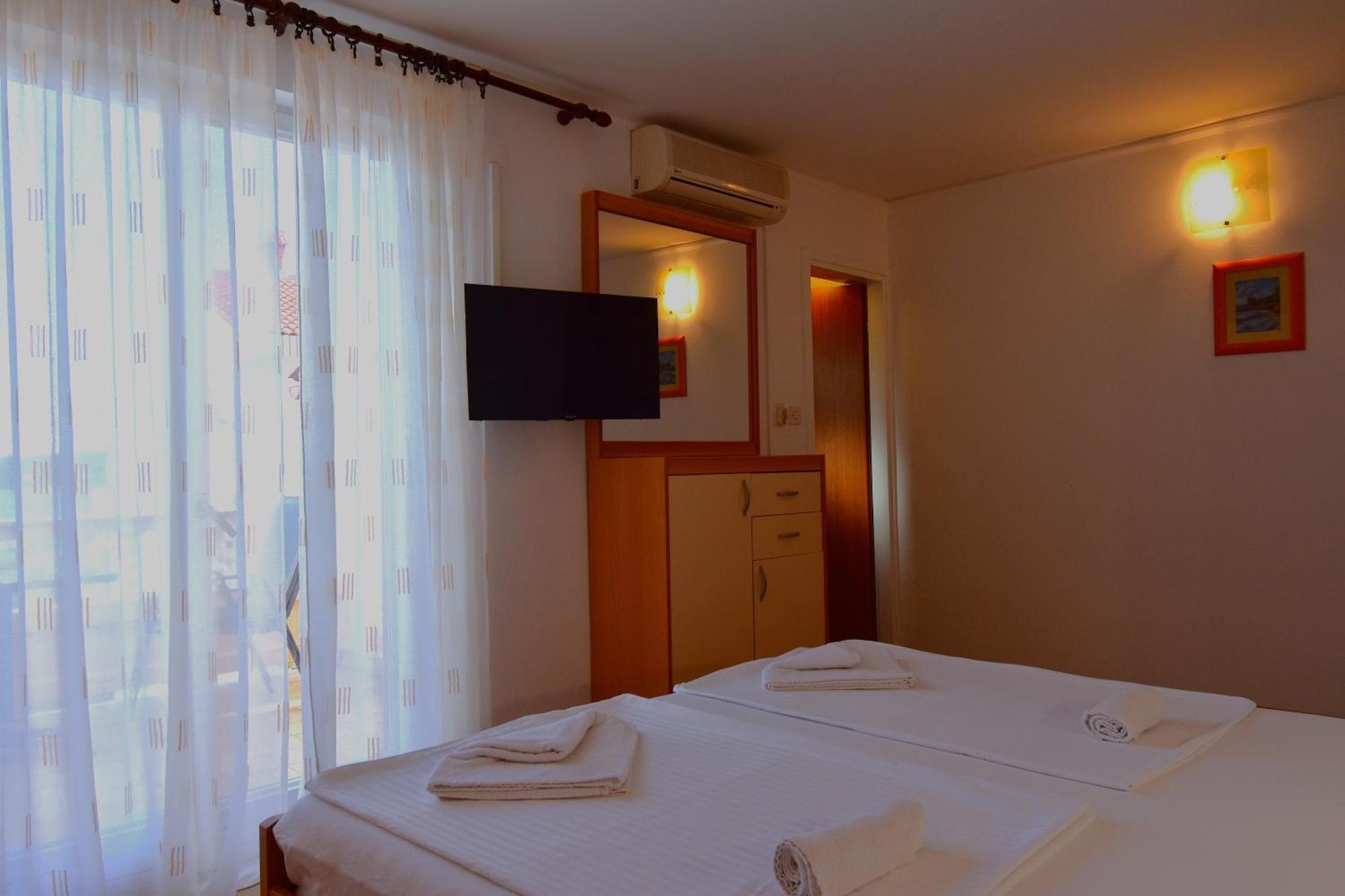 Guest House Sandra Rab Town Exteriér fotografie
