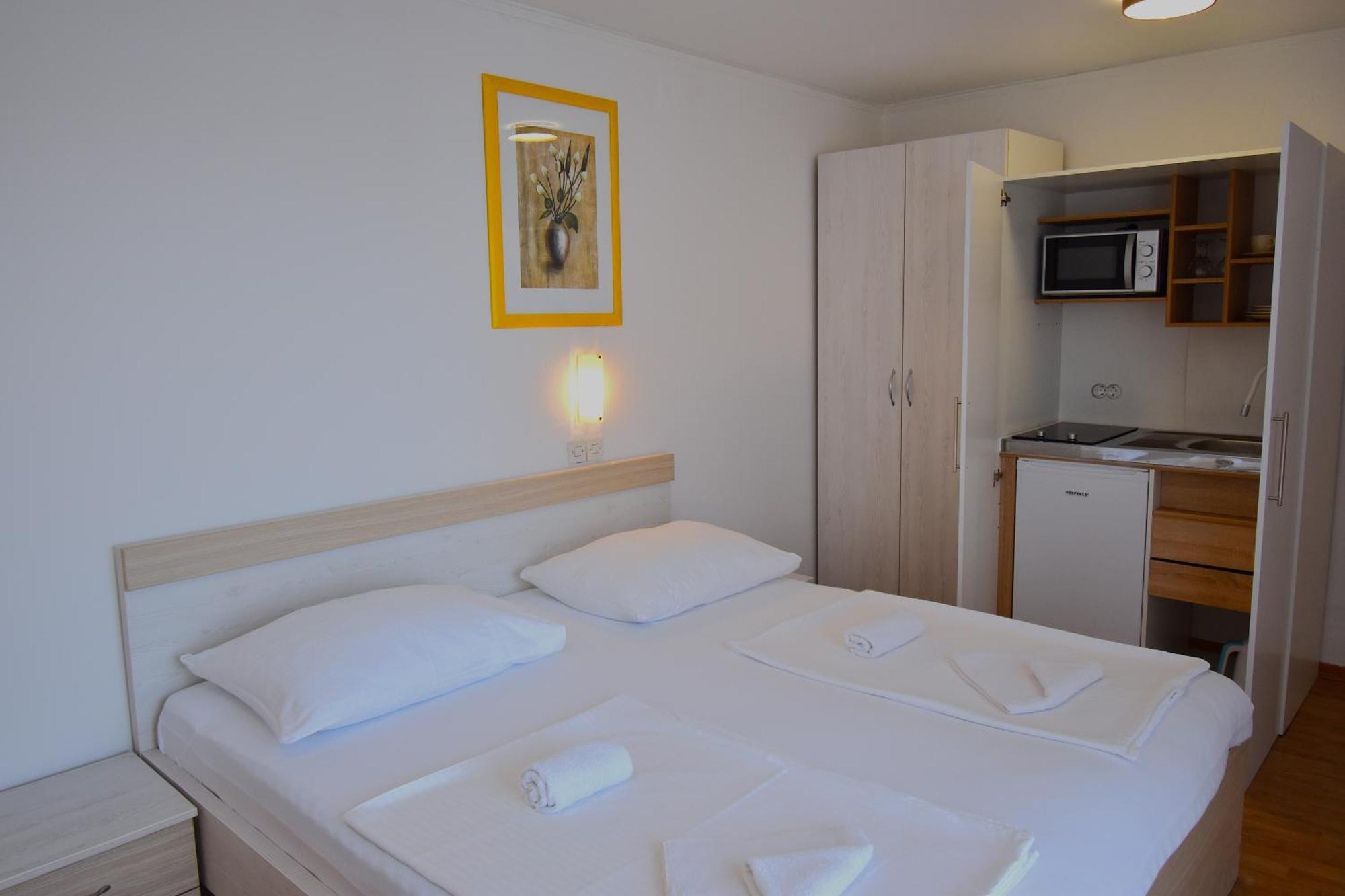 Guest House Sandra Rab Town Exteriér fotografie